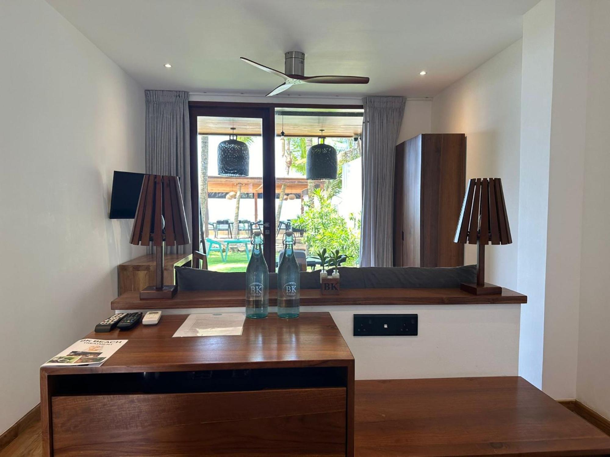 Bk Beach Boutique Hotel - 希克杜沃 外观 照片